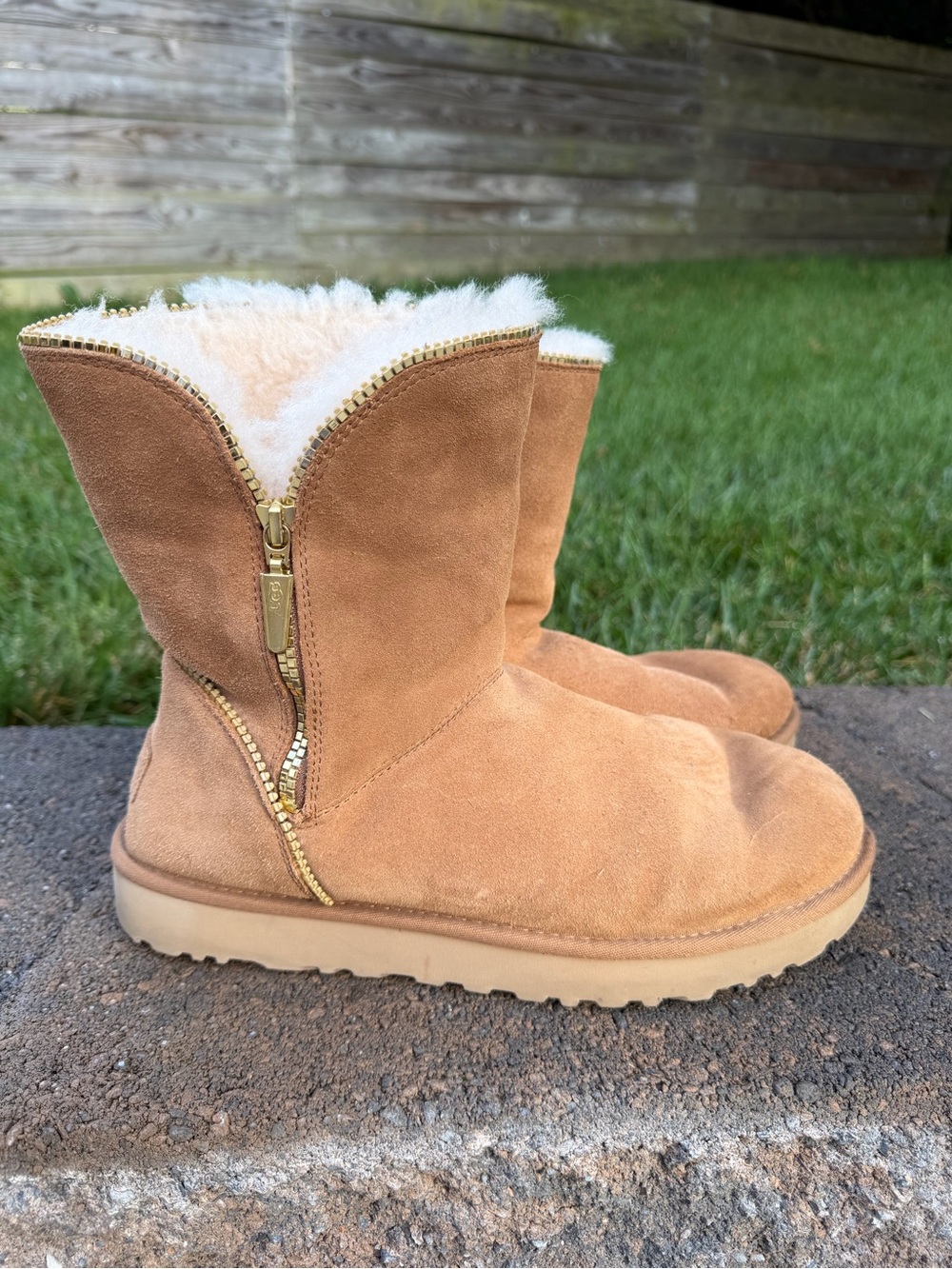 UGG Classic Short Florence Boots Y2K Size 10 Chestnut Brown